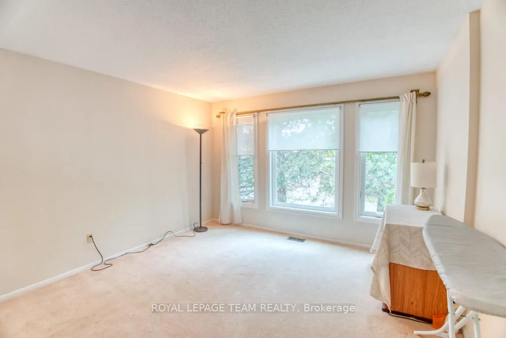 Photo 25 of 27 Sherk Crescent, Ottawa, Kanata - Kanata Lakes/Heritage Hills — HOMEH