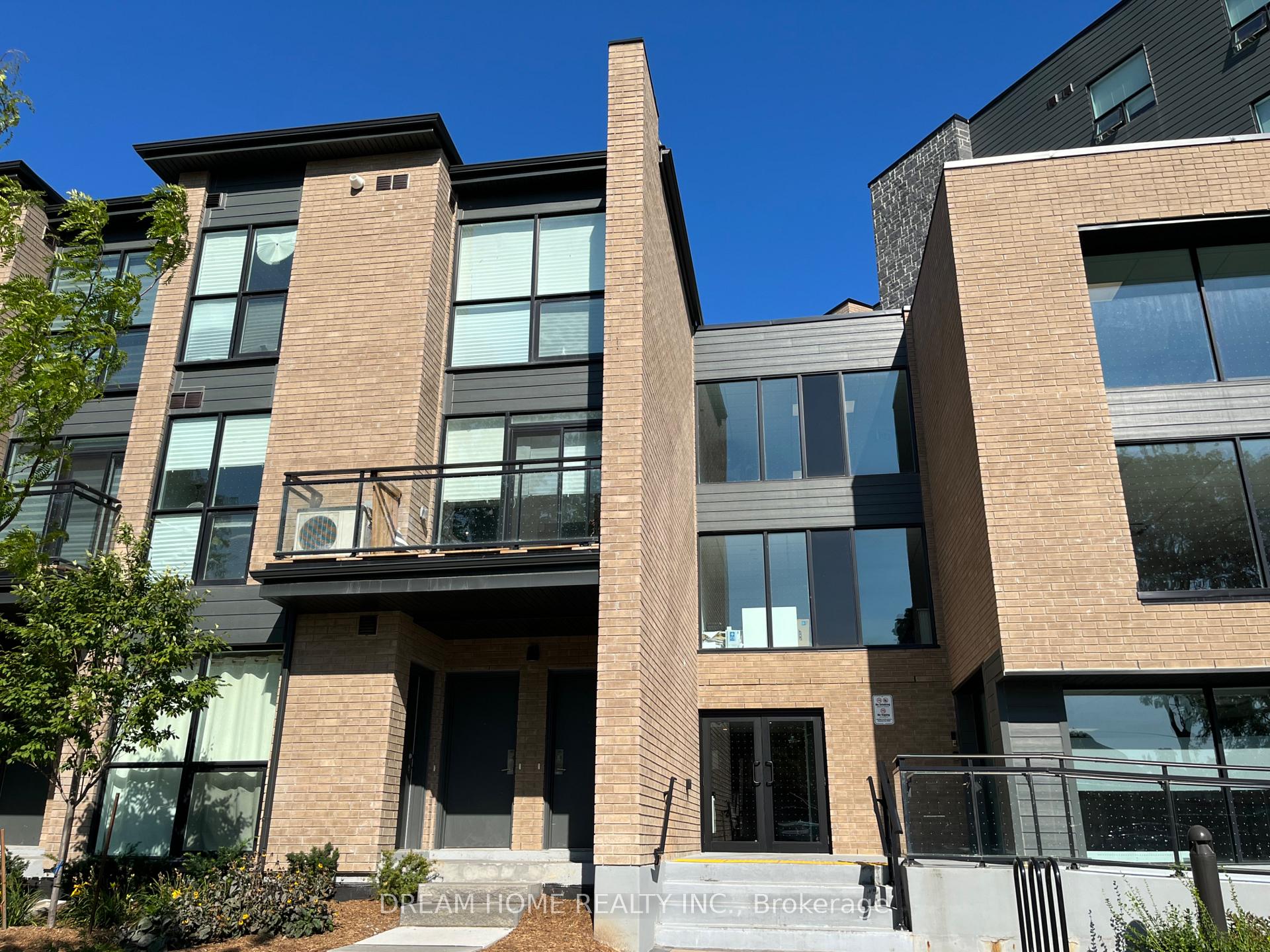 Front of Unit B3, 3 Falaise Road