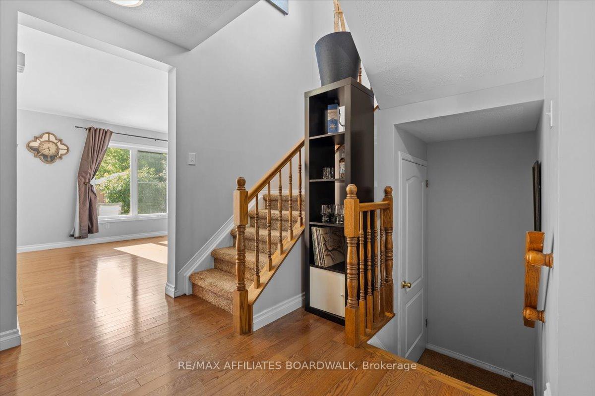 Photo 10 of 4 Castlemore Street, Ottawa, Barrhaven East — HOMEH