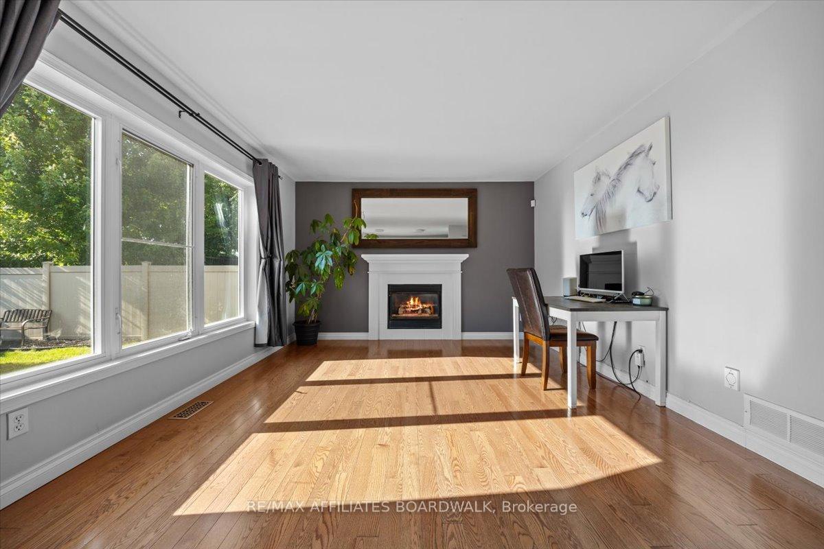 Photo 11 of 4 Castlemore Street, Ottawa, Barrhaven East — HOMEH