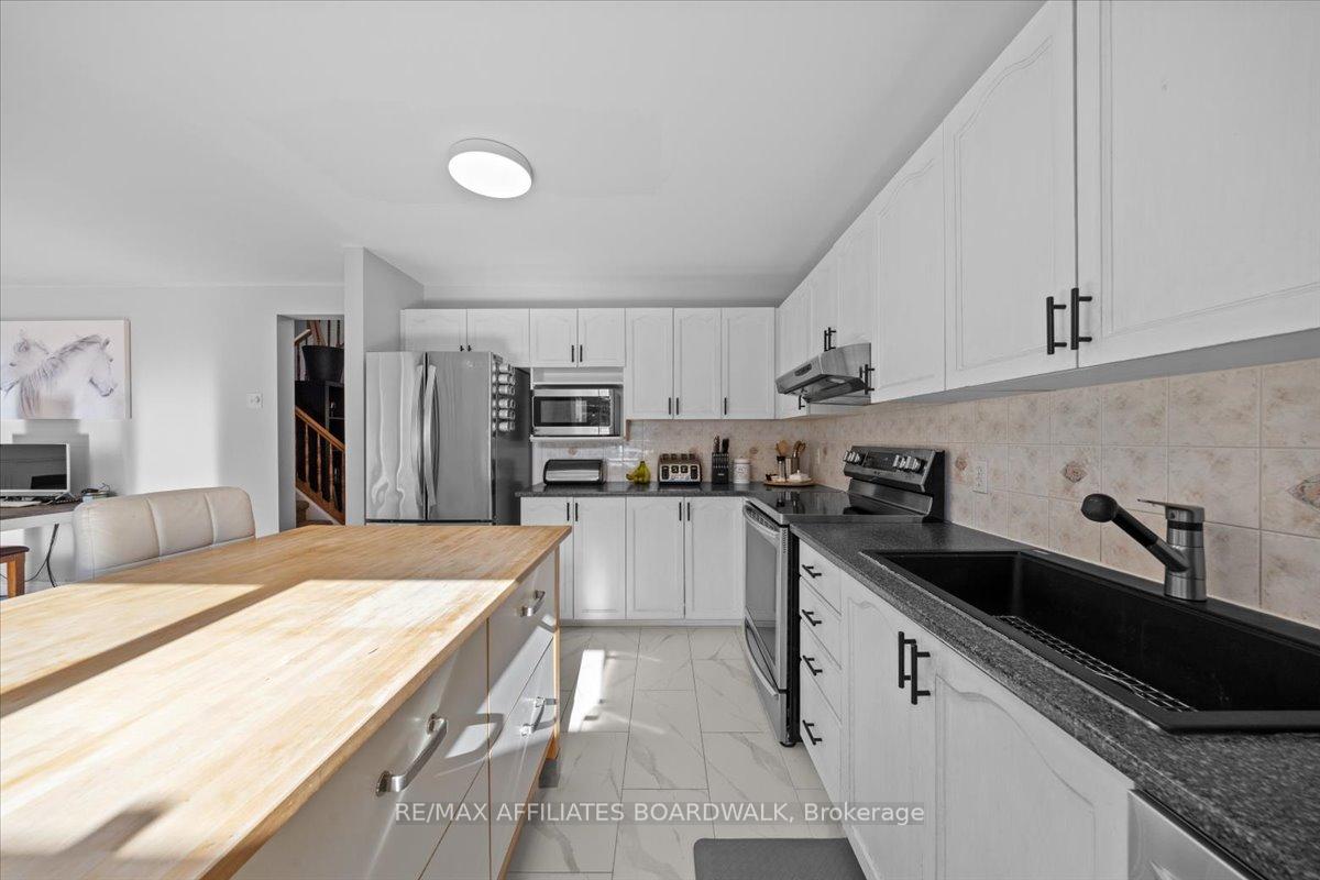 Photo 15 of 4 Castlemore Street, Ottawa, Barrhaven East — HOMEH