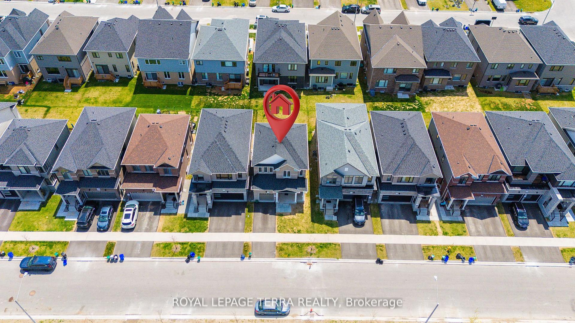 Photo 2 of 112 Nottingham Road, Barrie, 400 East — HOMEH