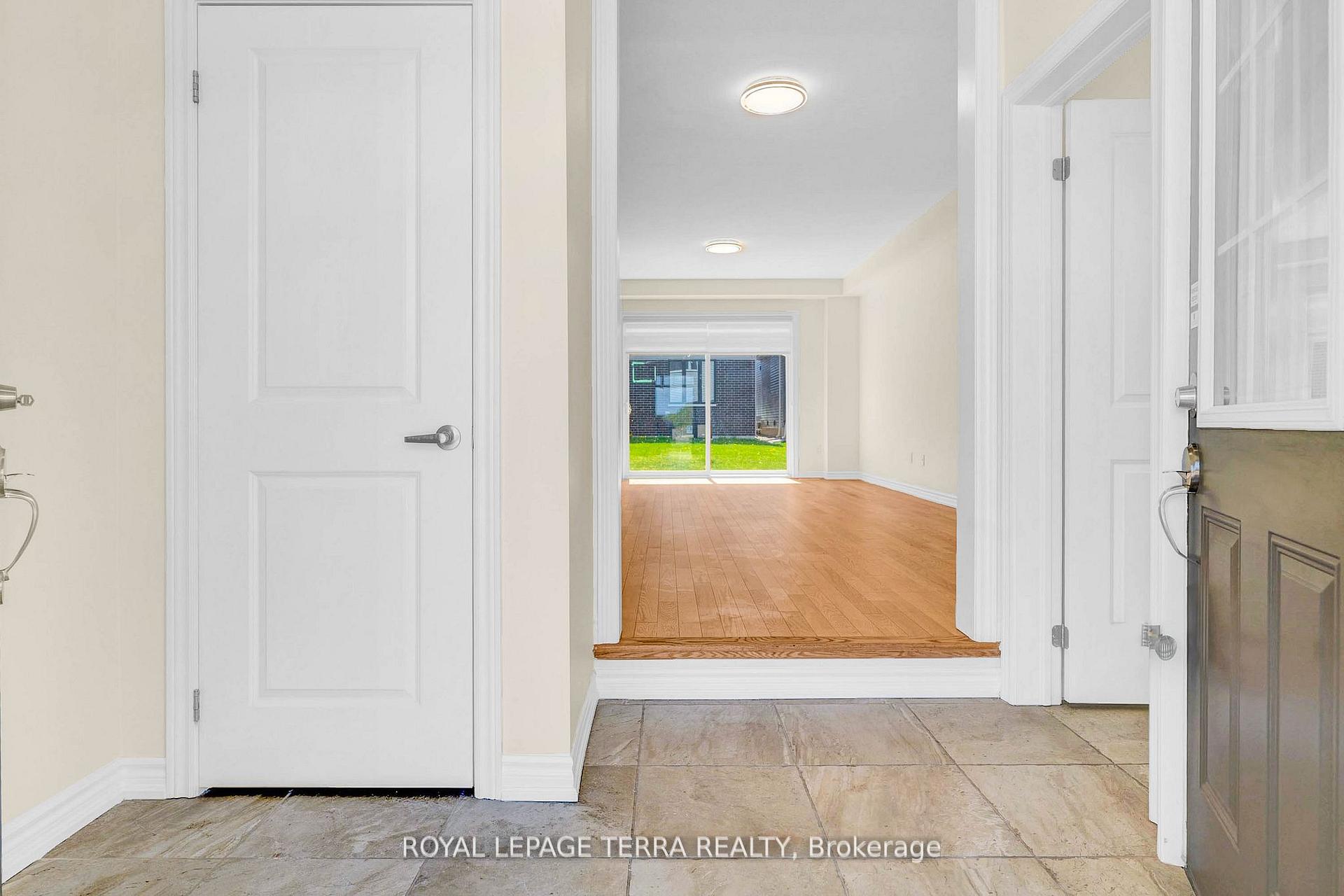 Photo 6 of 112 Nottingham Road, Barrie, 400 East — HOMEH