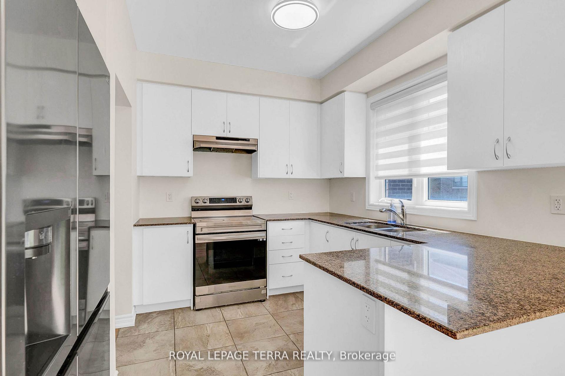 Photo 13 of 112 Nottingham Road, Barrie, 400 East — HOMEH