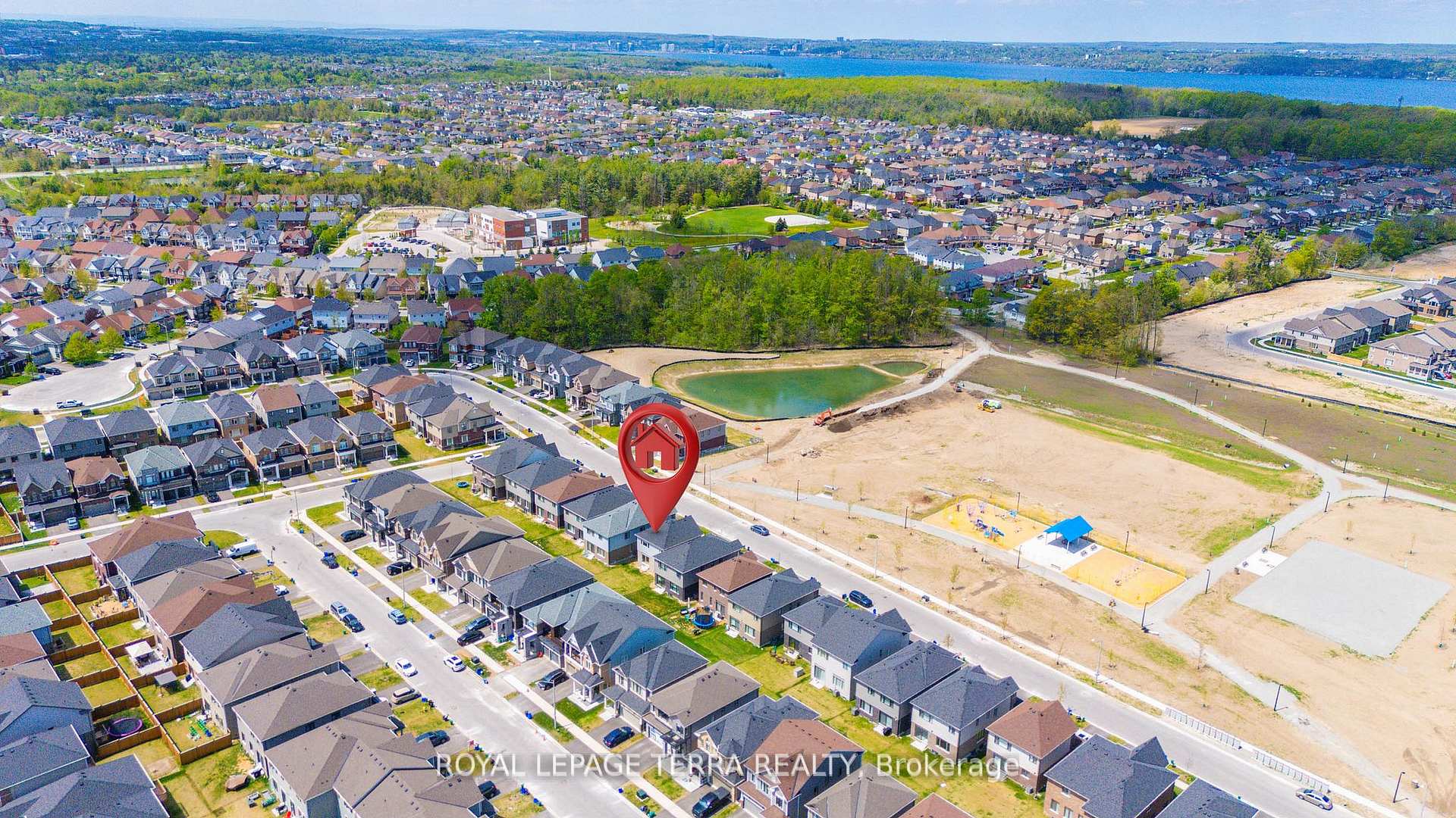 Photo 28 of 112 Nottingham Road, Barrie, 400 East — HOMEH