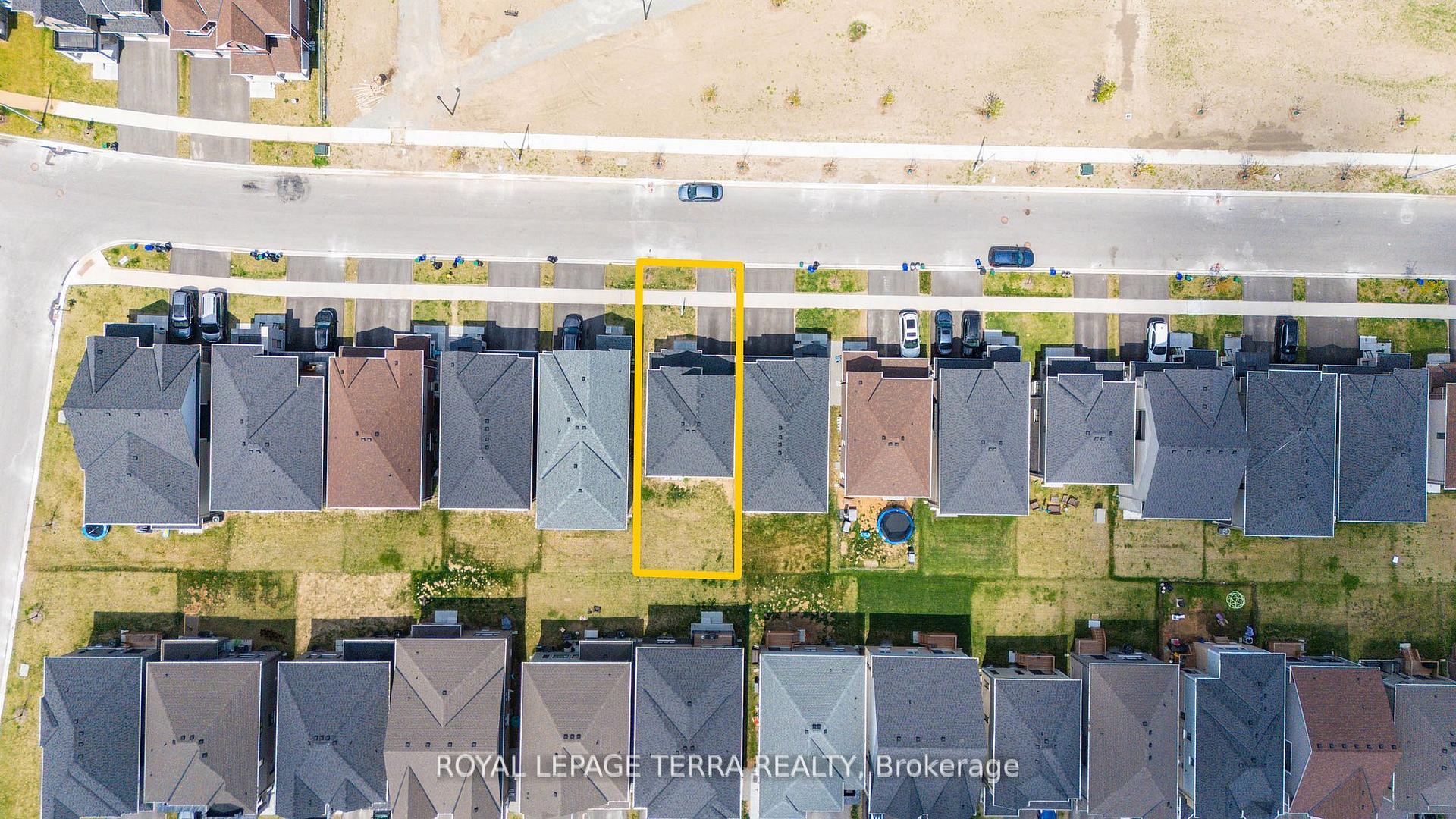 Photo 29 of 112 Nottingham Road, Barrie, 400 East — HOMEH