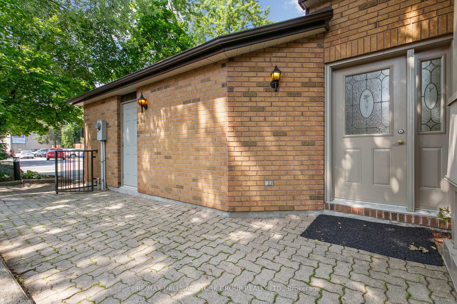 Photo 4 of Unit 6, 51 John Street, Brampton, Downtown Brampton — HOMEH