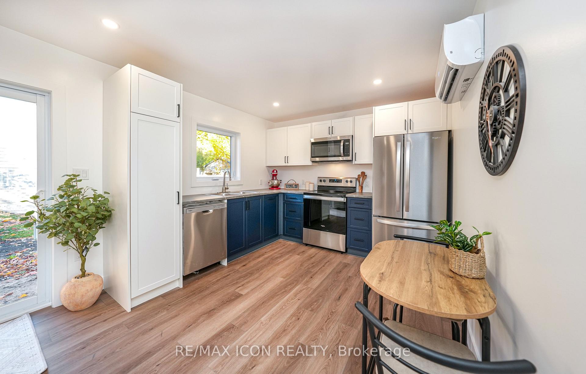 Photo 4 of Unit 2, 220 Ardross Street E, North Middlesex, Parkhill — HOMEH