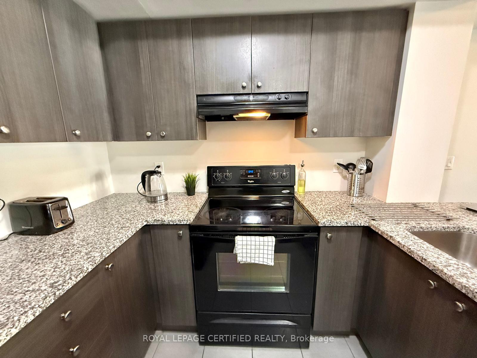 Photo 9 of Unit 112, 60 Baycliffe Crescent, Brampton, Northwest Brampton — HOMEH