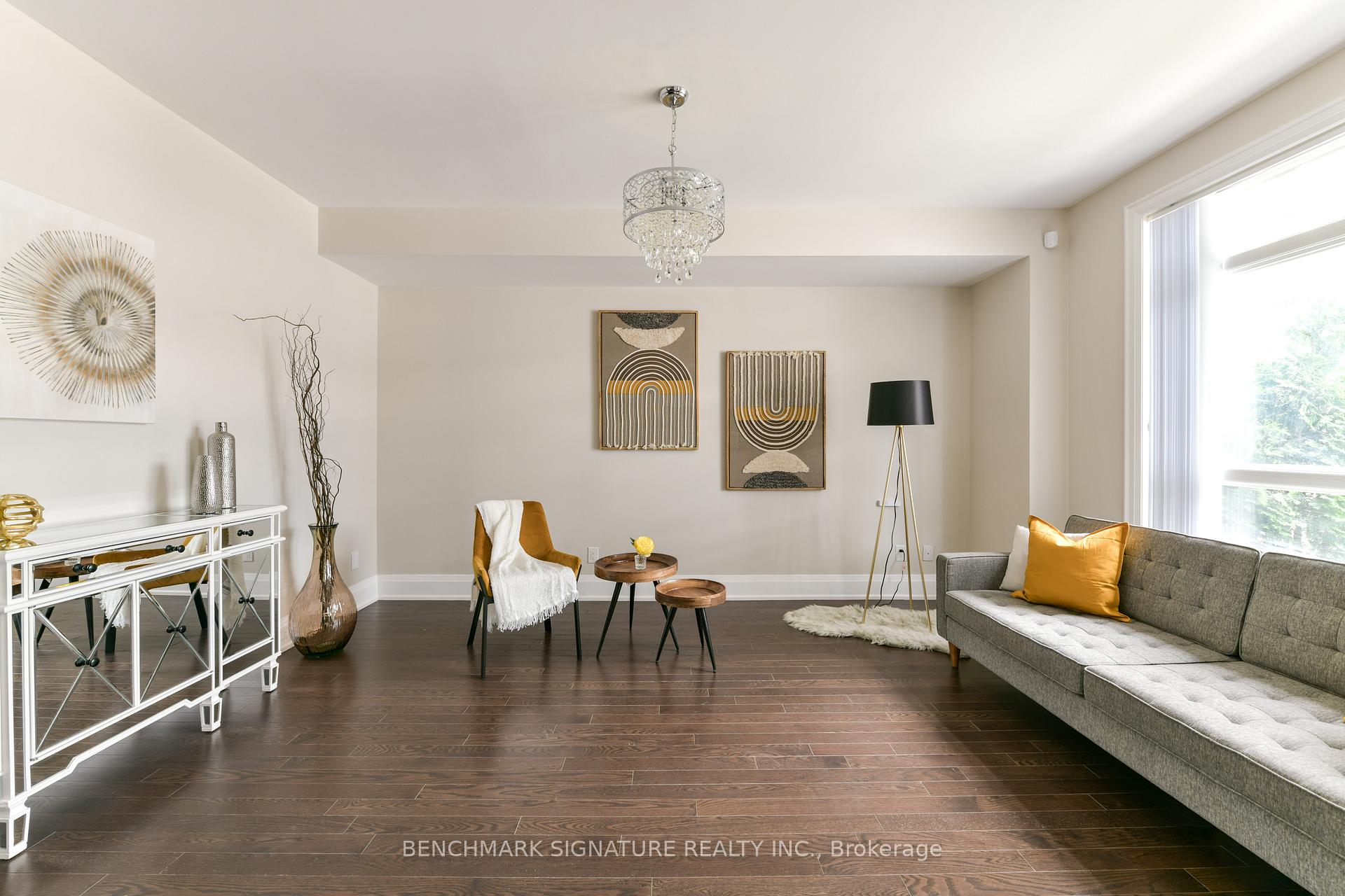 Photo 6 of 21 Gandhi Lane, Markham, Thornhill — HOMEH