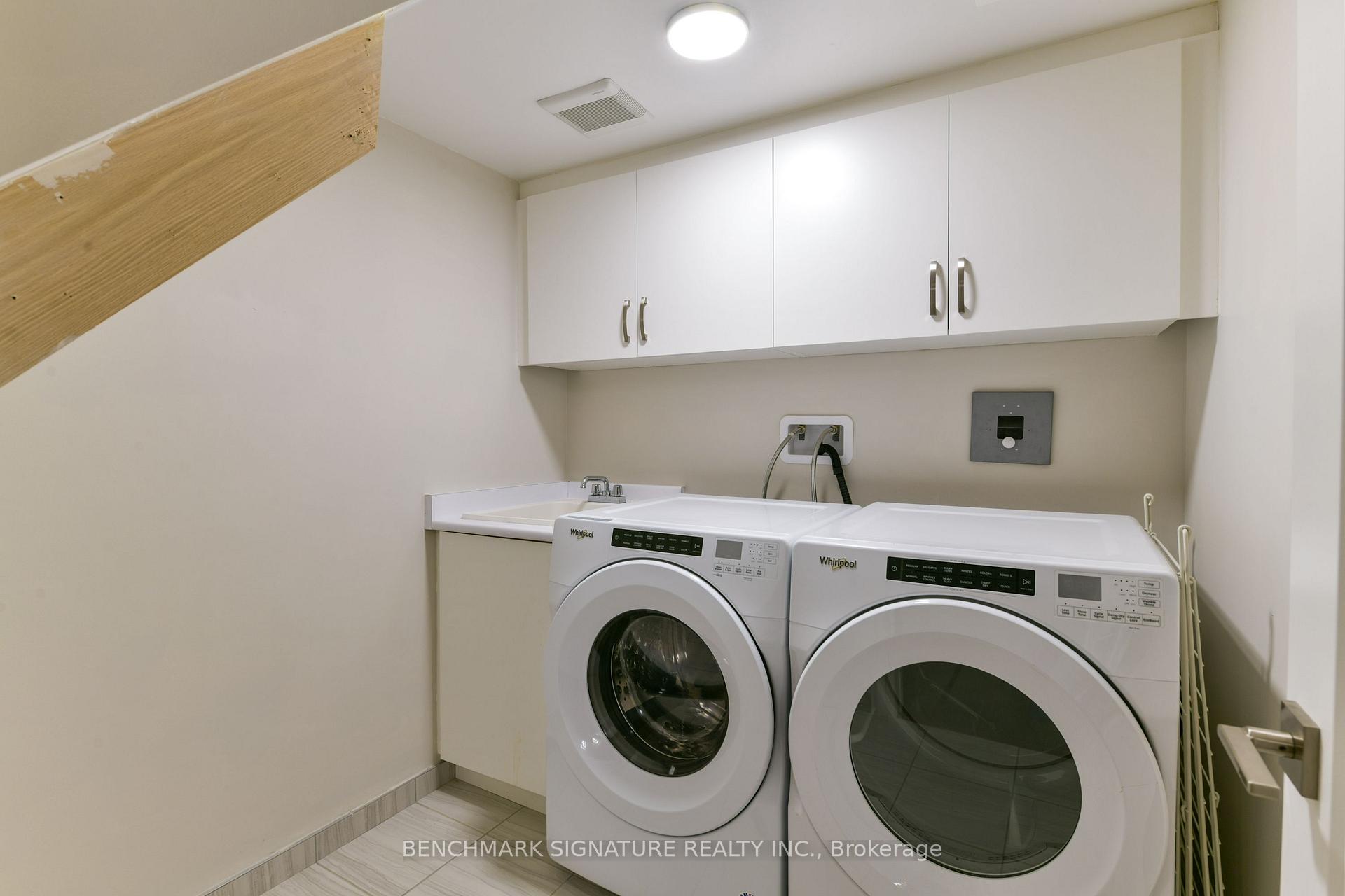 Photo 13 of 21 Gandhi Lane, Markham, Thornhill — HOMEH