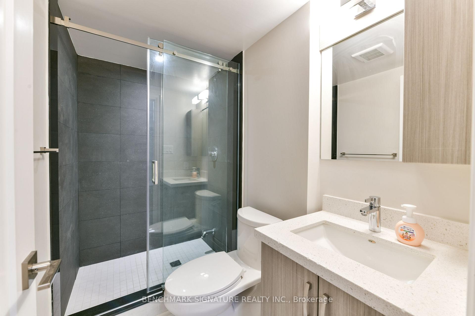 Photo 14 of 21 Gandhi Lane, Markham, Thornhill — HOMEH