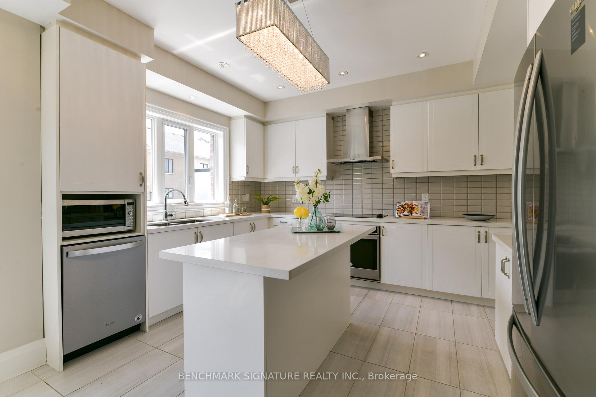 Photo 15 of 21 Gandhi Lane, Markham, Thornhill — HOMEH