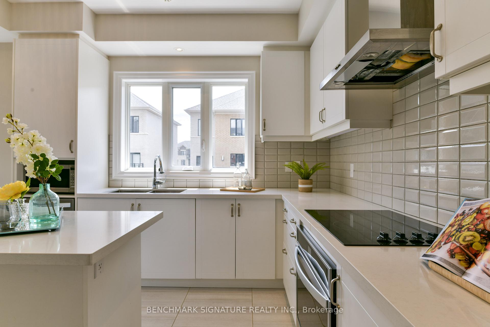 Photo 18 of 21 Gandhi Lane, Markham, Thornhill — HOMEH