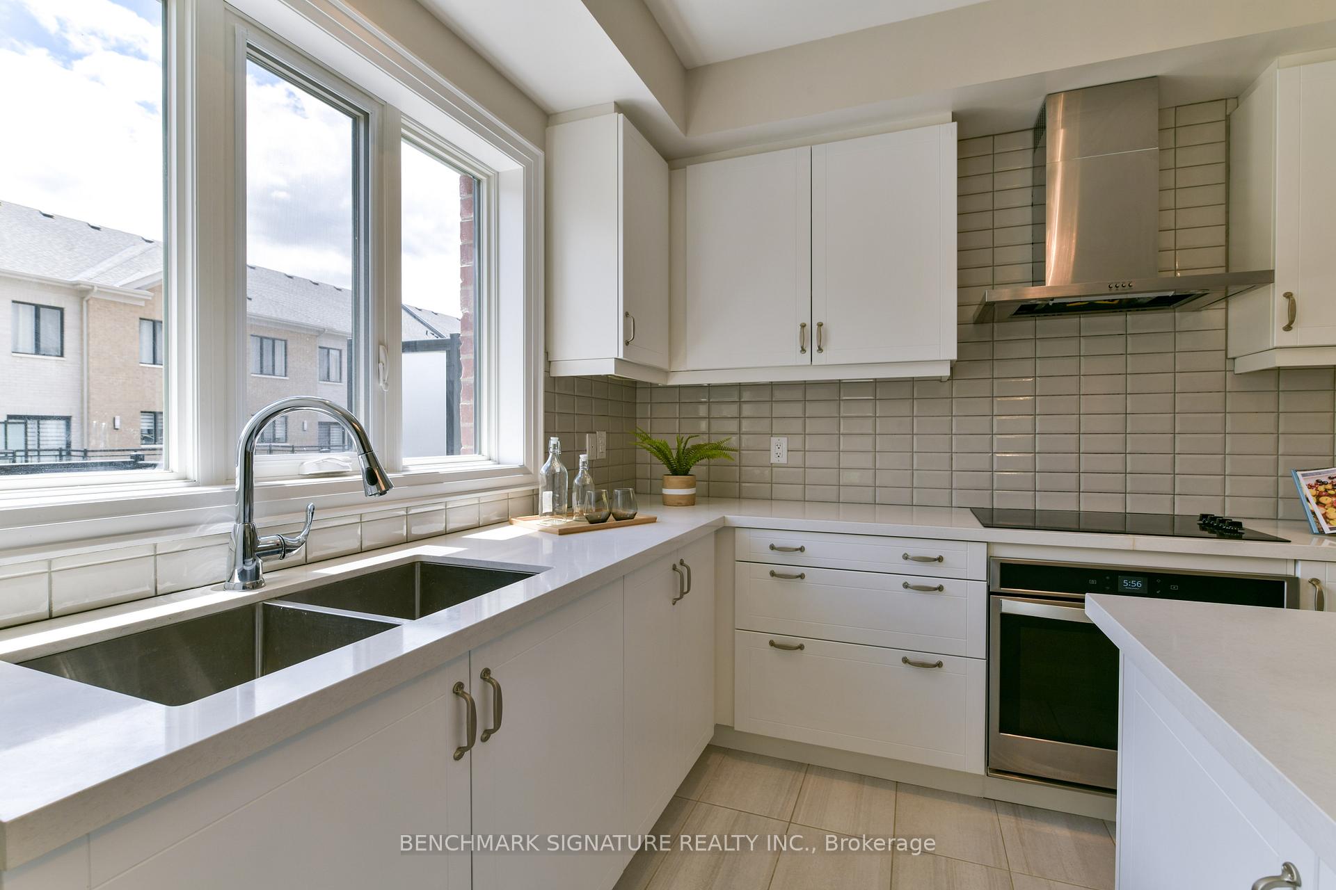 Photo 19 of 21 Gandhi Lane, Markham, Thornhill — HOMEH
