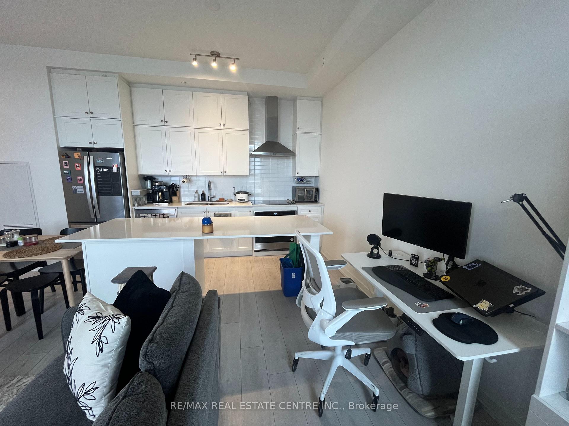 Photo 14 of Unit 2404, 55 Duke Street W, Kitchener — HOMEH