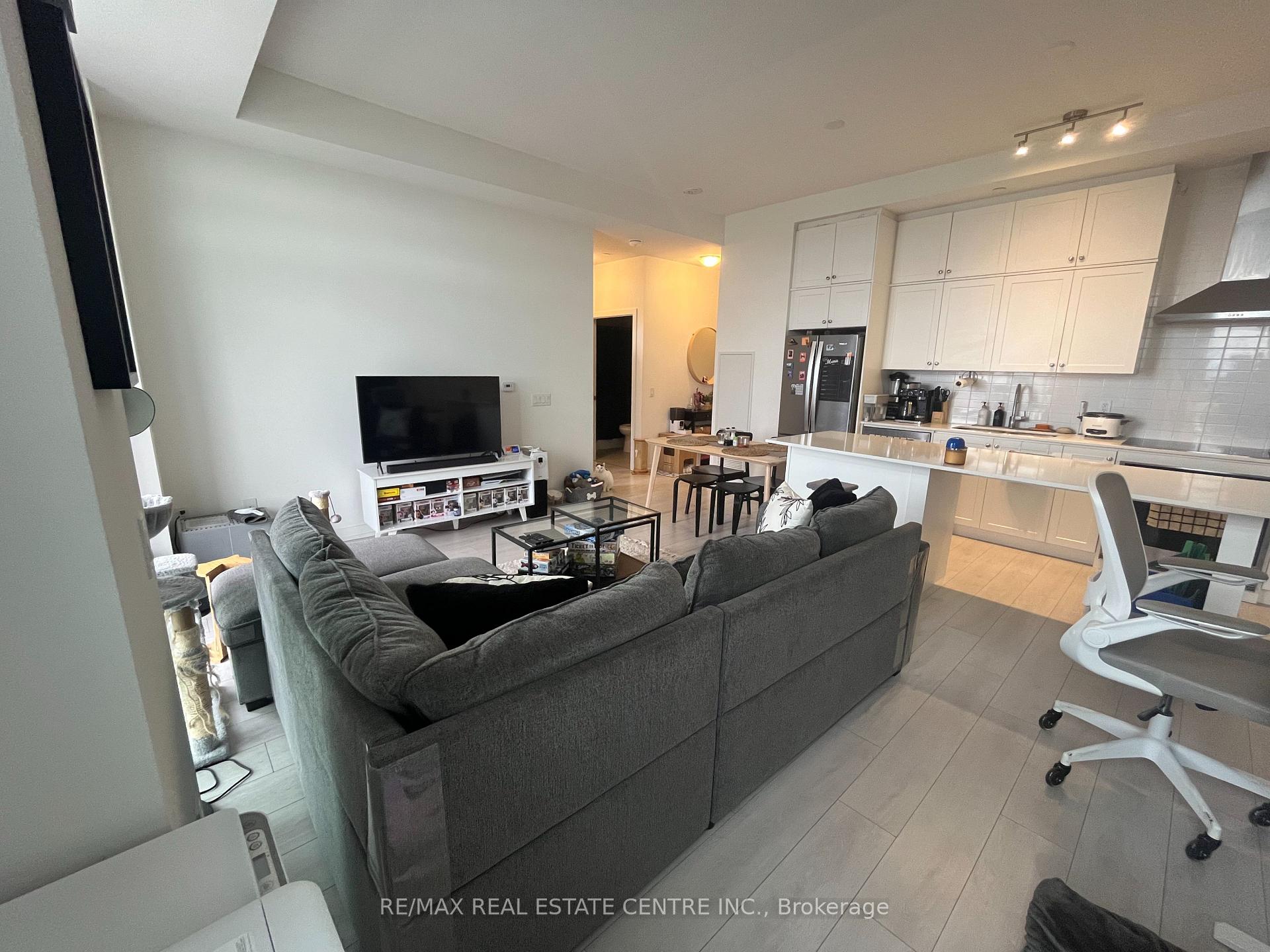 Photo 15 of Unit 2404, 55 Duke Street W, Kitchener — HOMEH