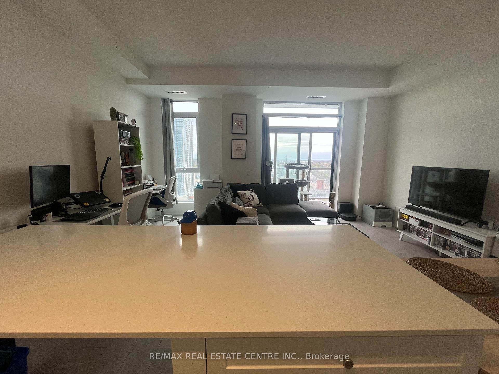 Photo 16 of Unit 2404, 55 Duke Street W, Kitchener — HOMEH