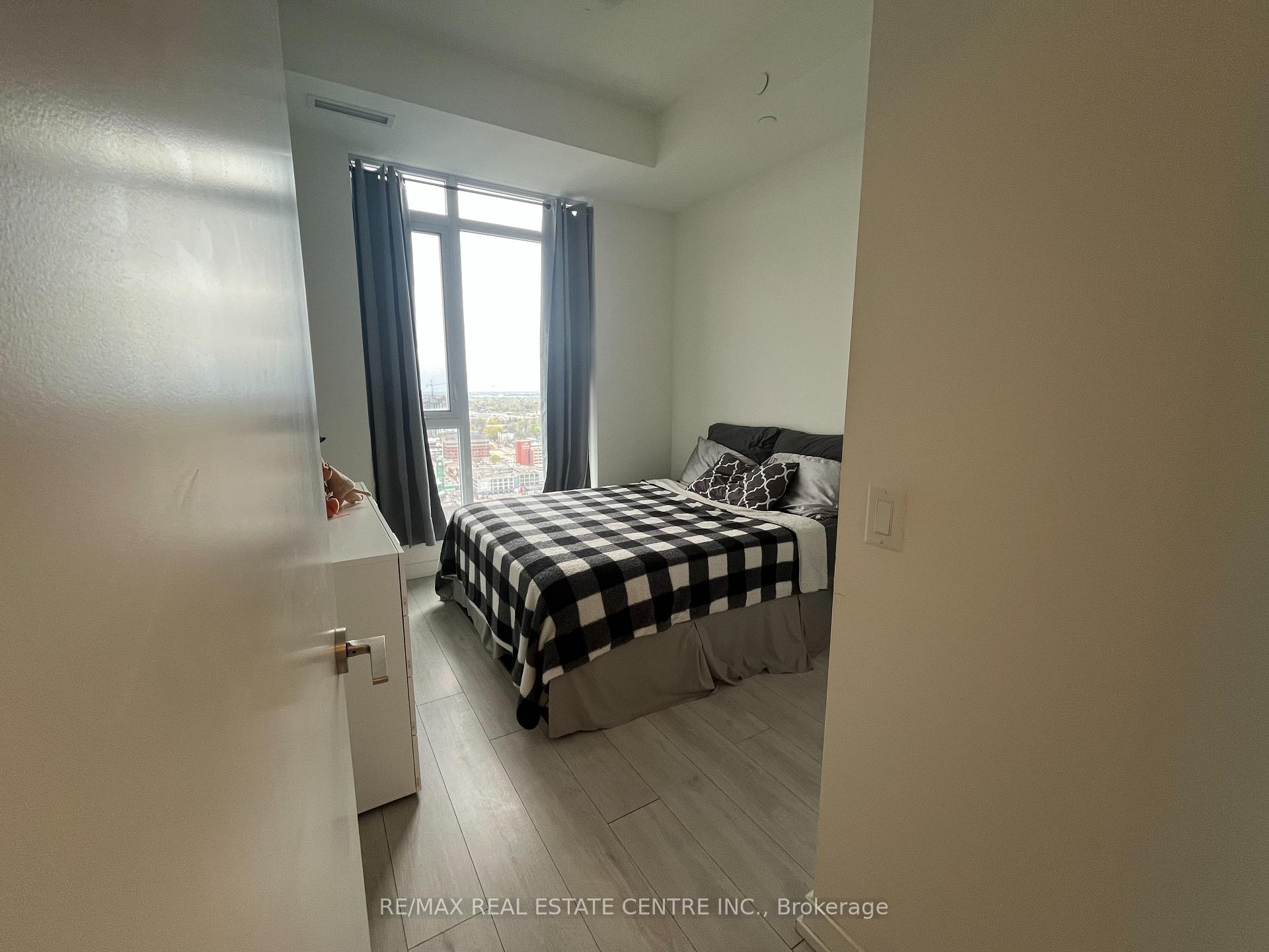 Photo 20 of Unit 2404, 55 Duke Street W, Kitchener — HOMEH