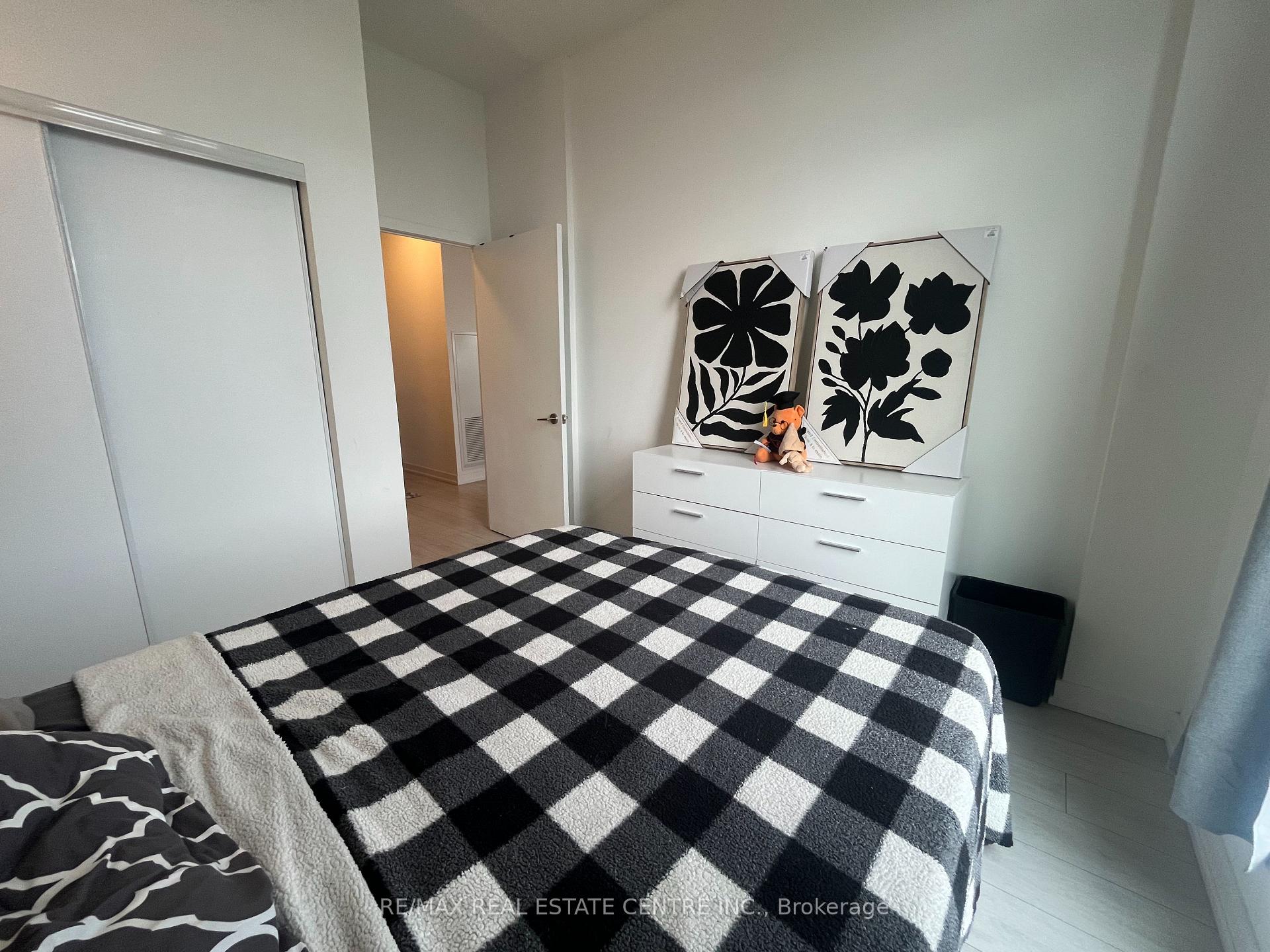 Photo 21 of Unit 2404, 55 Duke Street W, Kitchener — HOMEH