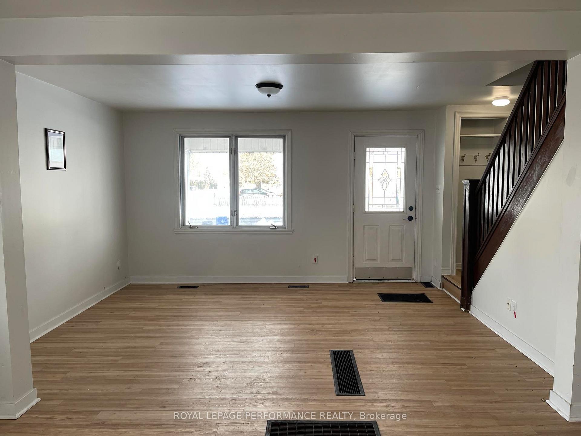 Photo 3 of 110 Eleventh Street E, Cornwall — HOMEH
