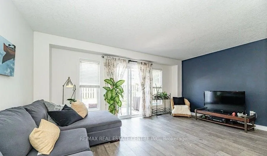 Photo 3 of 85 Bankside Drive, Kitchener, Highland West — HOMEH