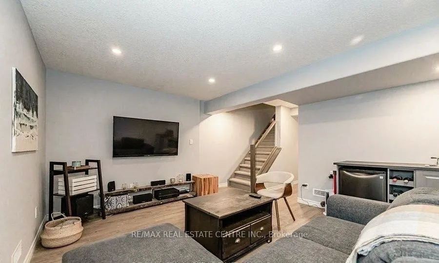 Photo 20 of 85 Bankside Drive, Kitchener, Highland West — HOMEH