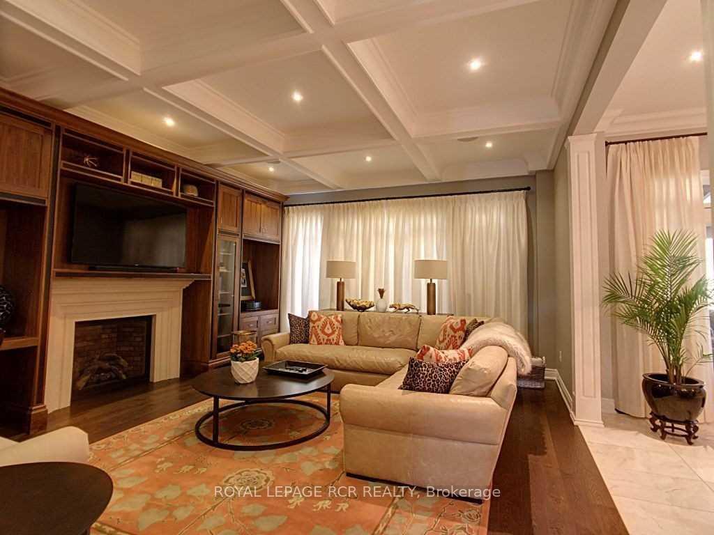 Photo 6 of 27 Vines Place, Aurora, Bayview Southeast — HOMEH
