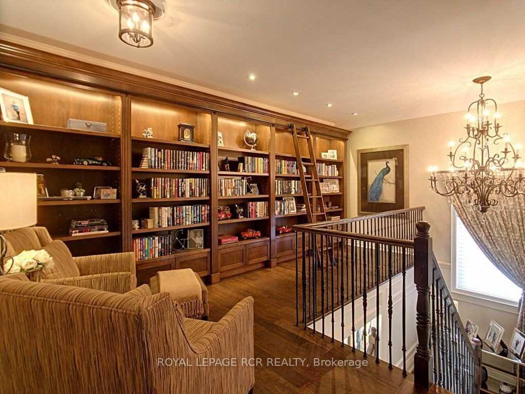 Photo 8 of 27 Vines Place, Aurora, Bayview Southeast — HOMEH
