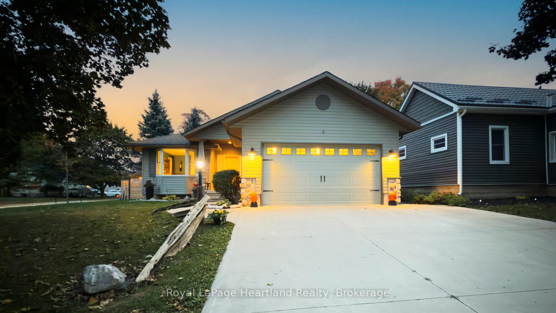 Photo 2 of 90 Joseph Street, Central Huron, Clinton — HOMEH