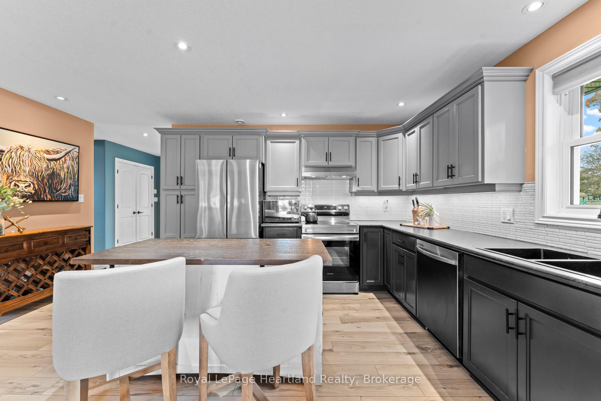 Photo 10 of 90 Joseph Street, Central Huron, Clinton — HOMEH