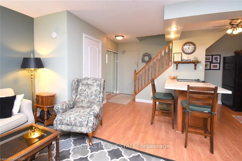Photo 3 of Unit 206, 10 John Street, Hamilton, Dundas — HOMEH