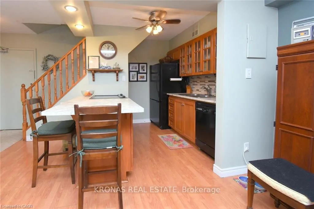 Photo 16 of Unit 206, 10 John Street, Hamilton, Dundas — HOMEH