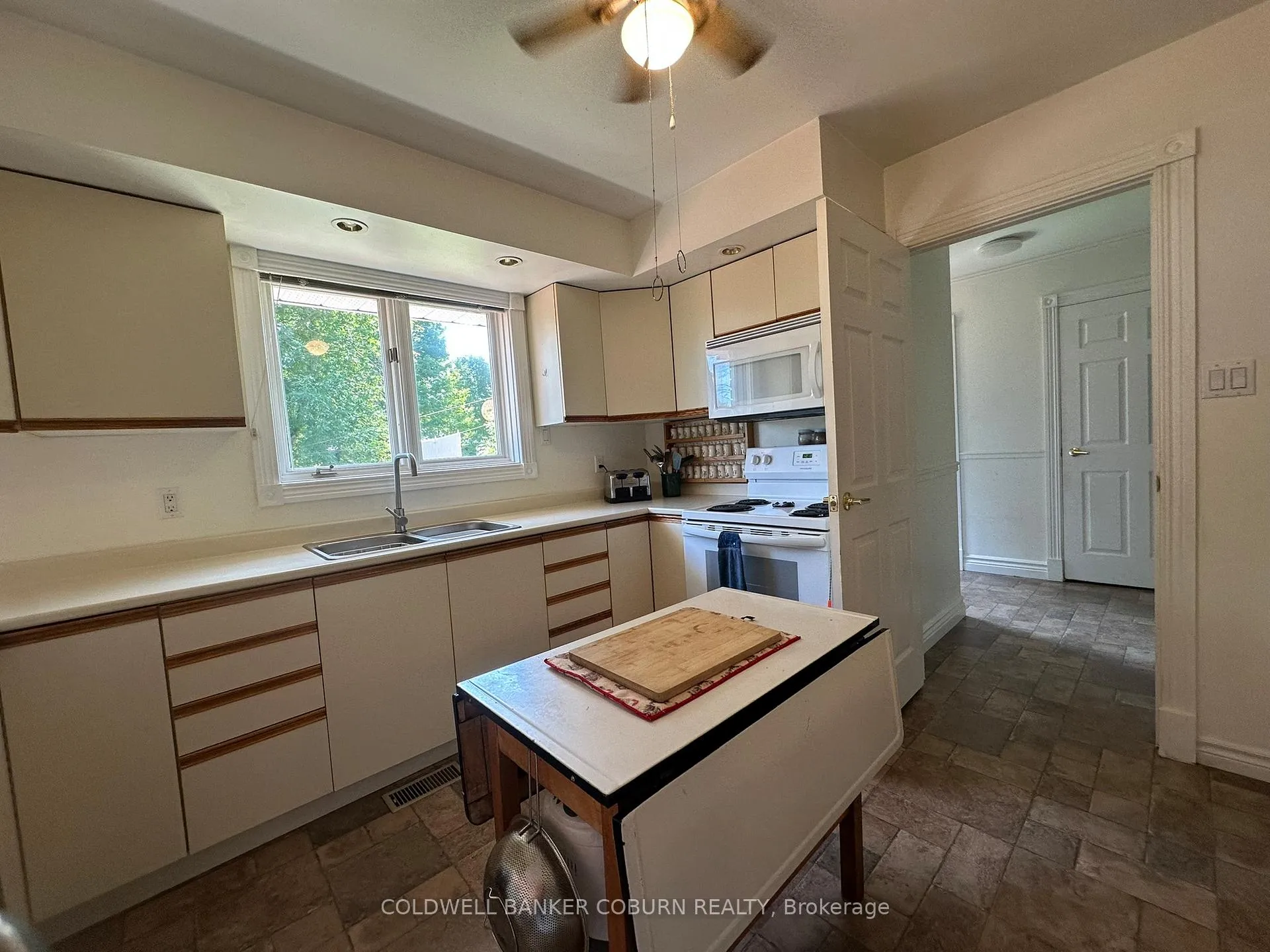 Photo 7 of 10014 Broken Second Road, Edwardsburgh/Cardinal, Edwardsburgh/Cardinal Twp — HOMEH
