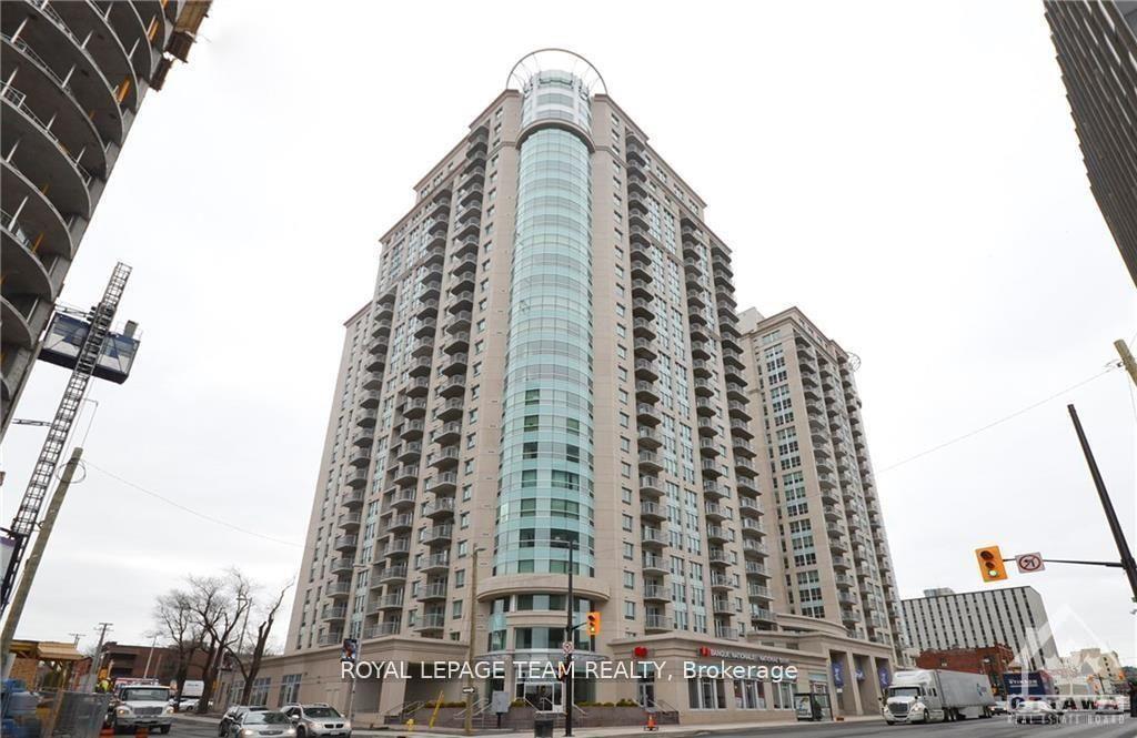 Front of Unit 2204, 234 Rideau Street