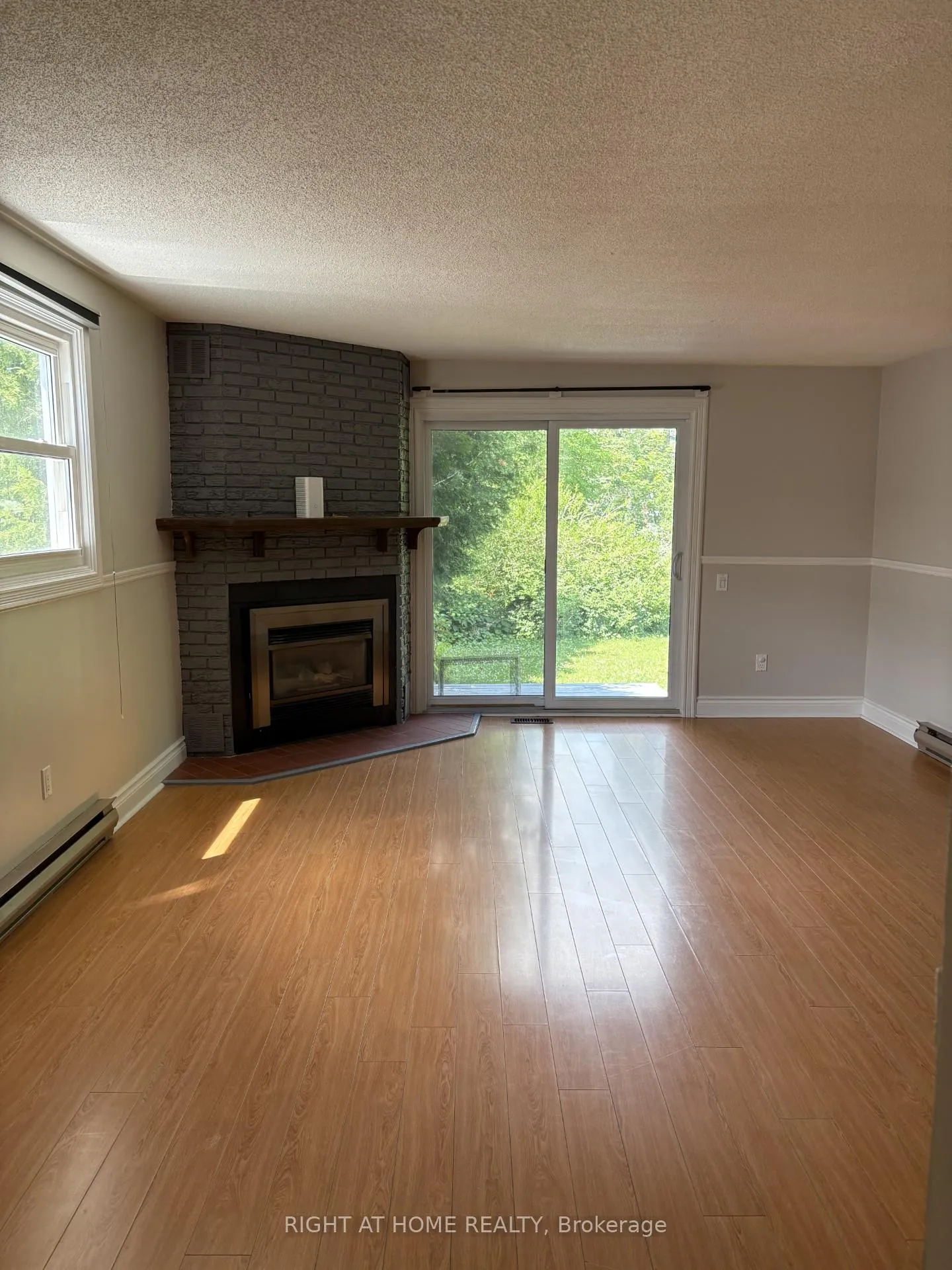 Photo 4 of 62 Napier Street, Barrie, Grove East — HOMEH