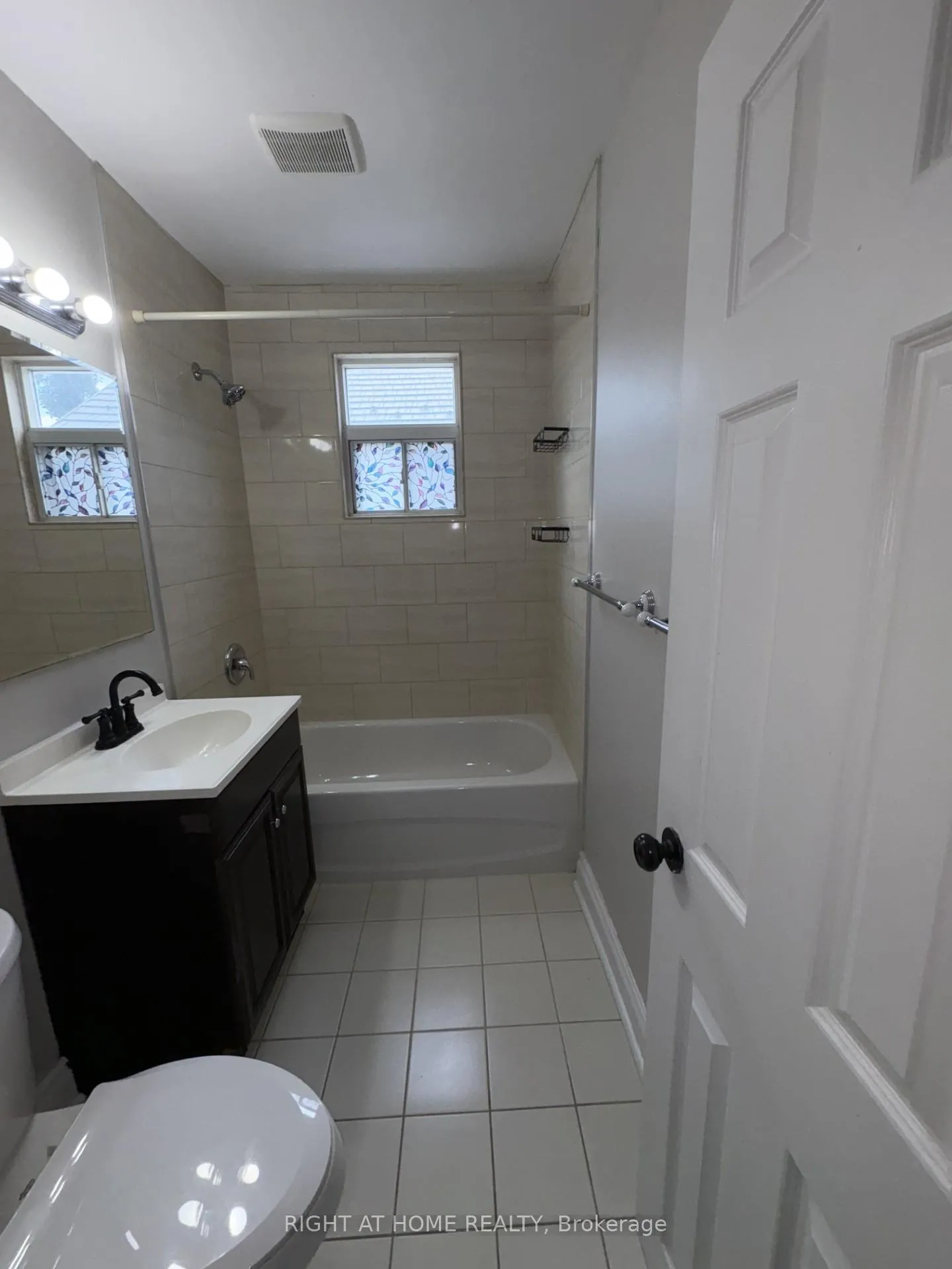 Photo 5 of 62 Napier Street, Barrie, Grove East — HOMEH