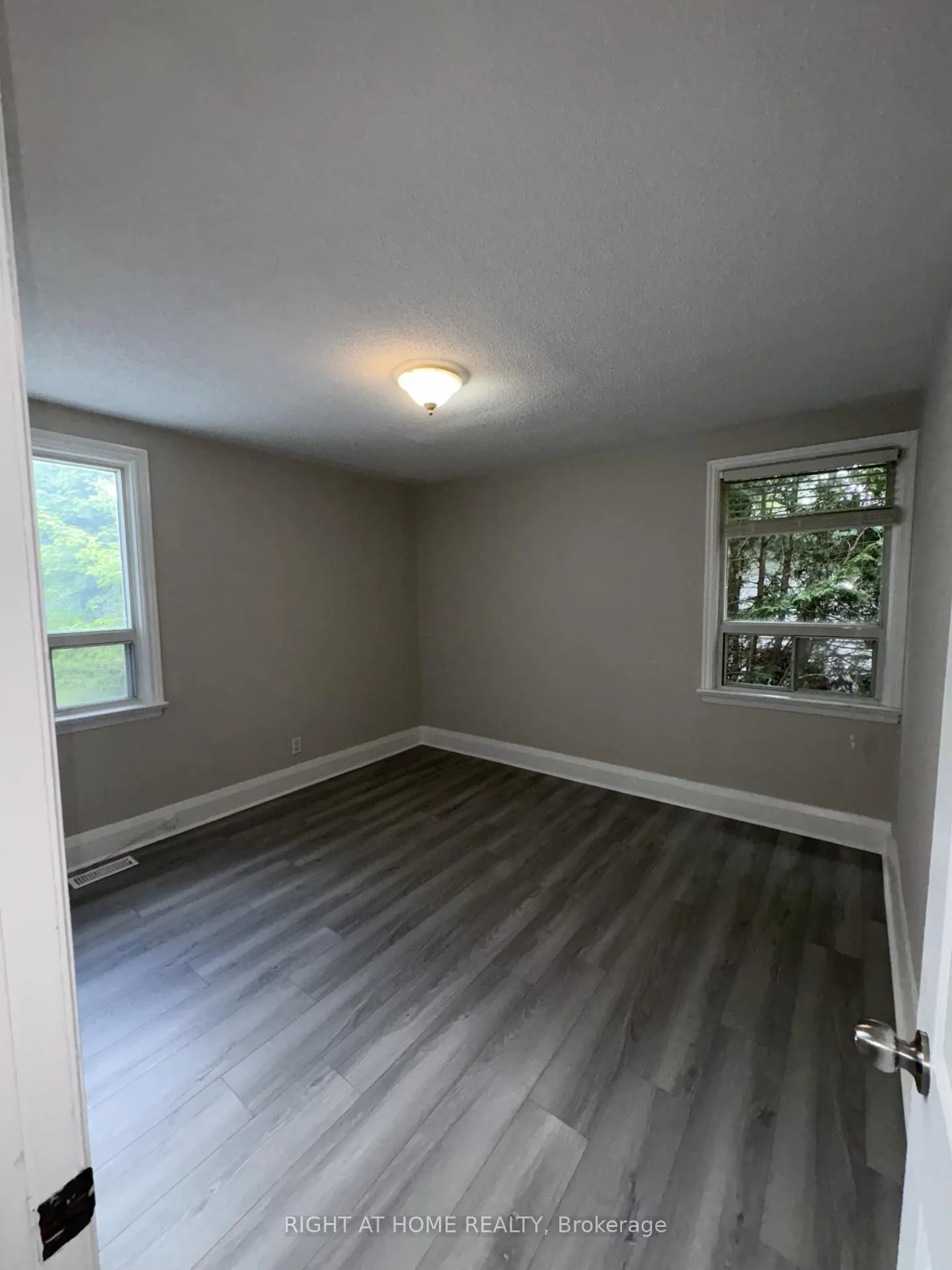Photo 7 of 62 Napier Street, Barrie, Grove East — HOMEH