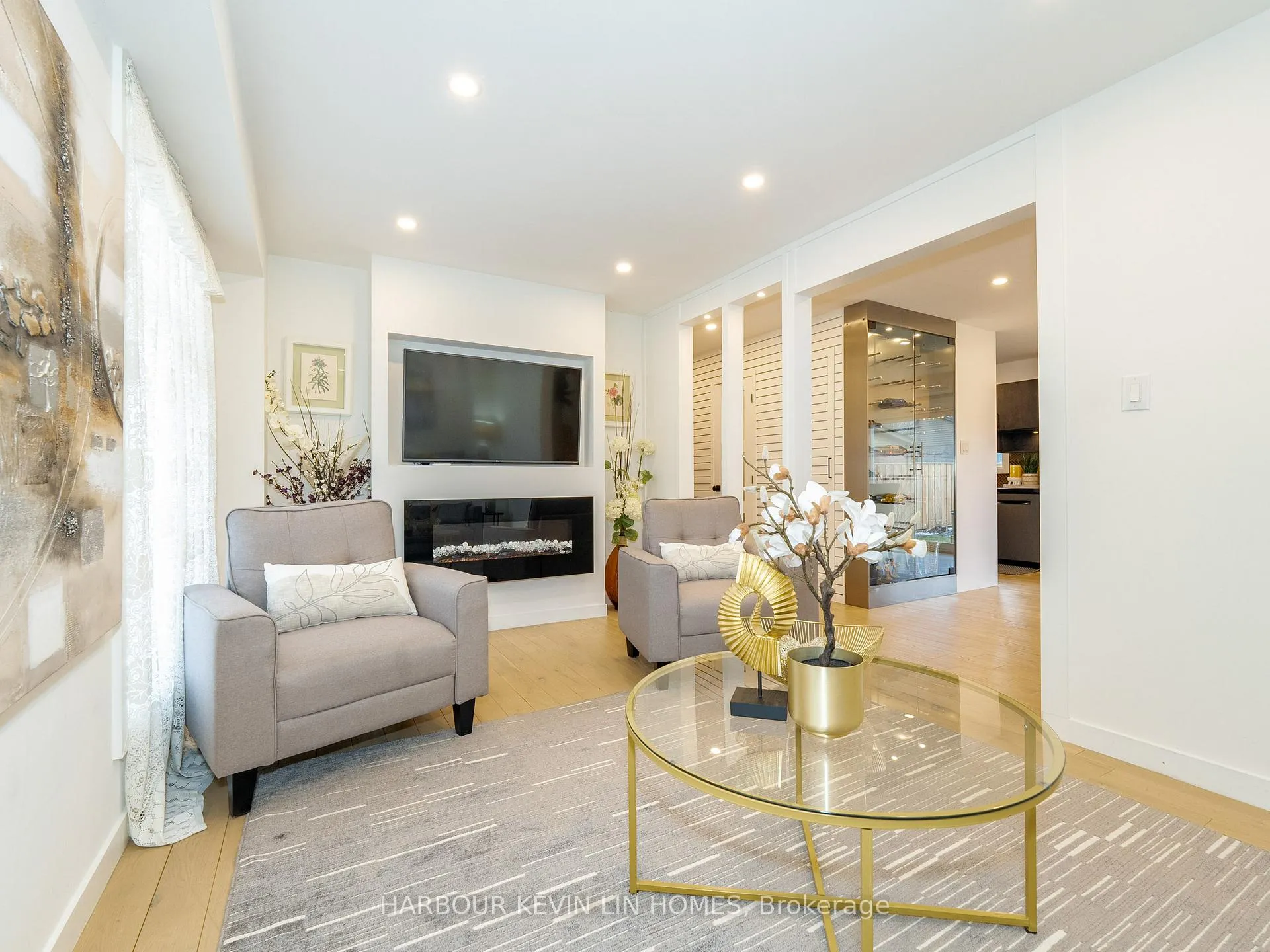 Photo 8 of 7 Cossar Drive, Aurora, Aurora Highlands — HOMEH