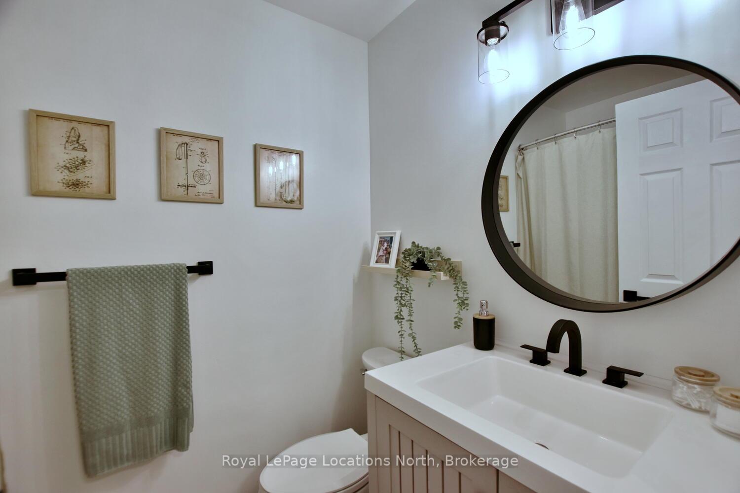 Photo 17 of 207 Escarpment Crescent, Collingwood — HOMEH