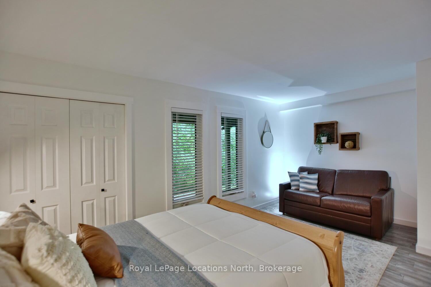 Photo 20 of 207 Escarpment Crescent, Collingwood — HOMEH