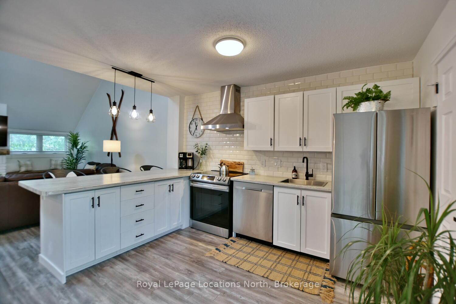 Photo 23 of 207 Escarpment Crescent, Collingwood — HOMEH