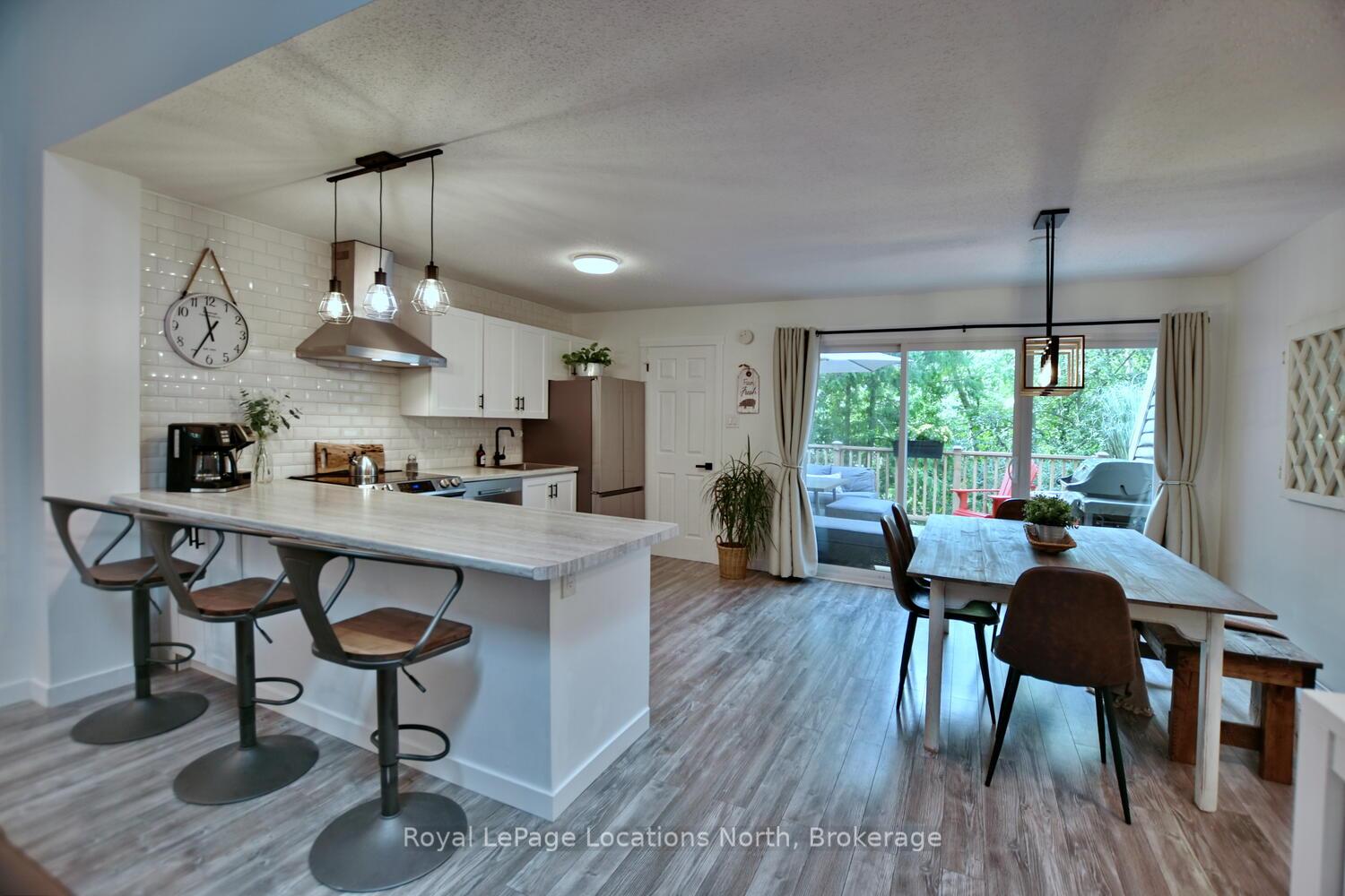 Photo 25 of 207 Escarpment Crescent, Collingwood — HOMEH