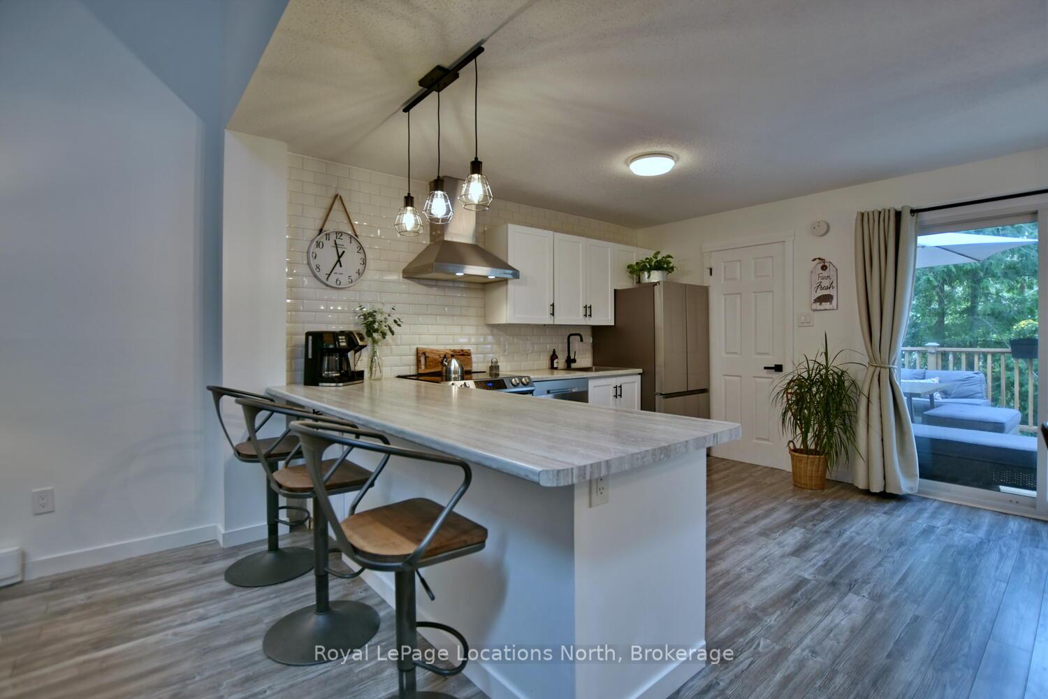 Photo 26 of 207 Escarpment Crescent, Collingwood — HOMEH