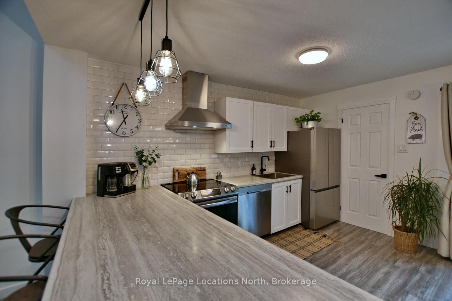 Photo 27 of 207 Escarpment Crescent, Collingwood — HOMEH