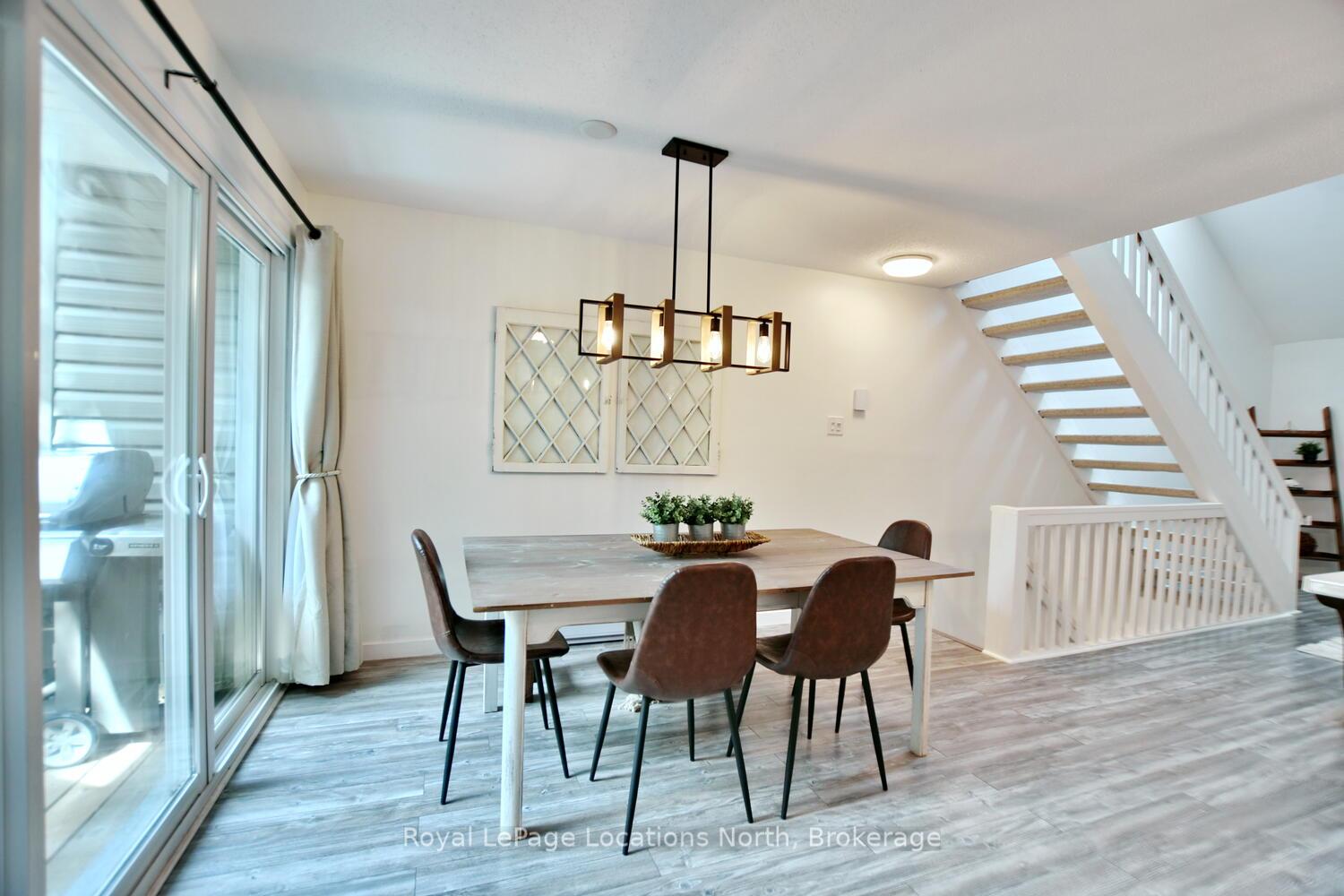 Photo 30 of 207 Escarpment Crescent, Collingwood — HOMEH