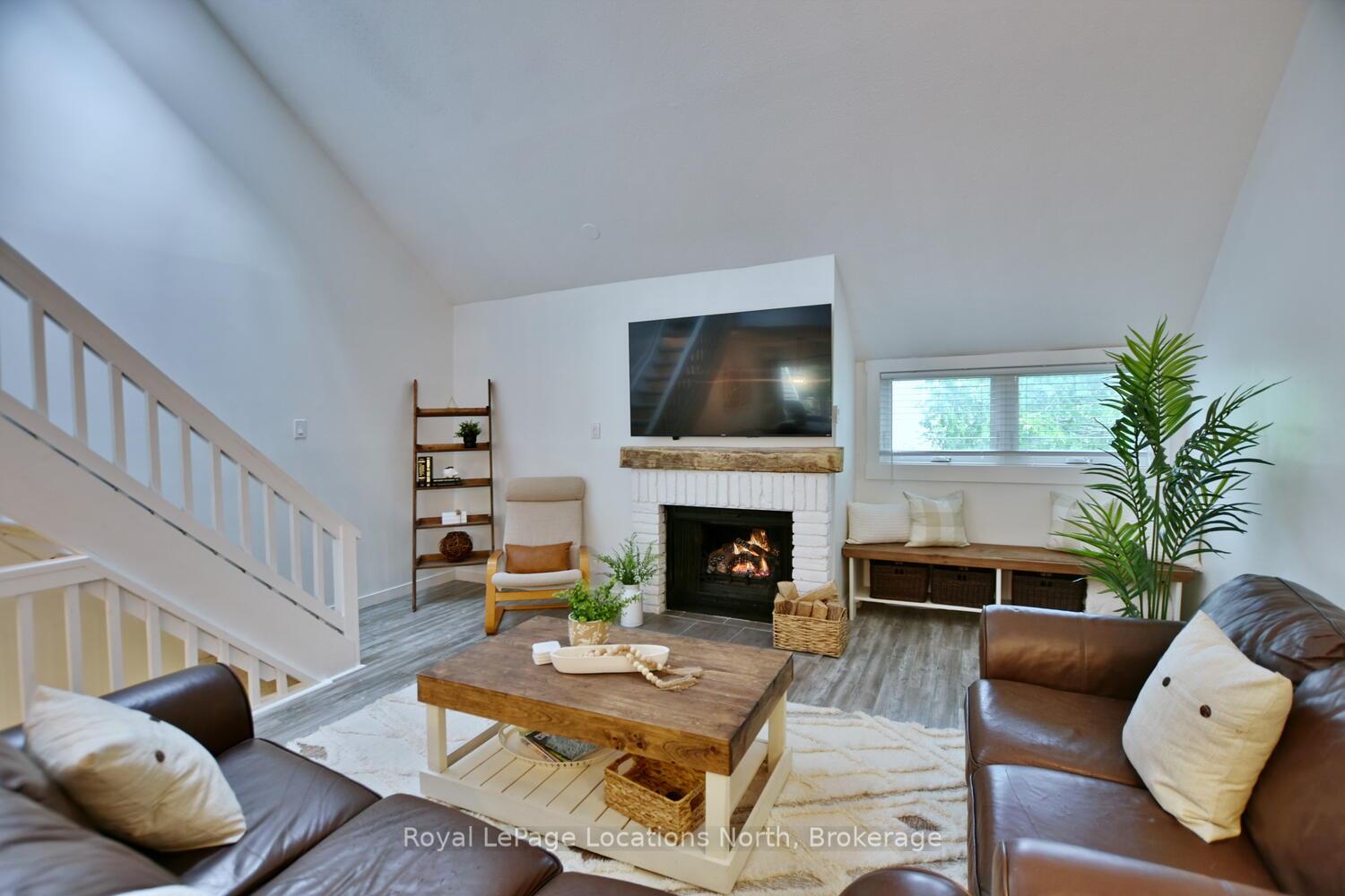 Photo 33 of 207 Escarpment Crescent, Collingwood — HOMEH