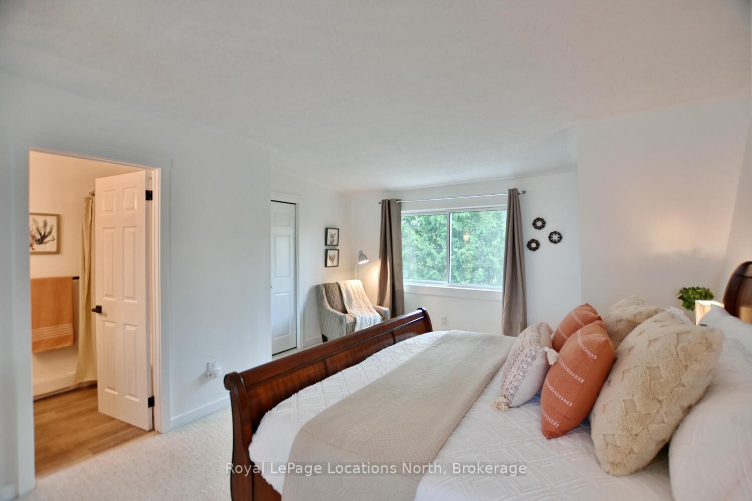 Photo 38 of 207 Escarpment Crescent, Collingwood — HOMEH