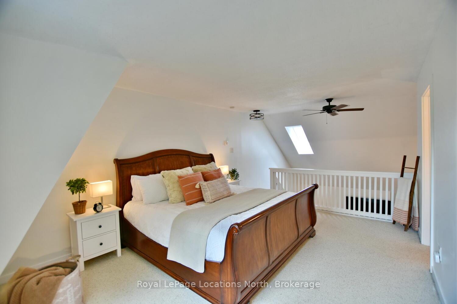 Photo 39 of 207 Escarpment Crescent, Collingwood — HOMEH