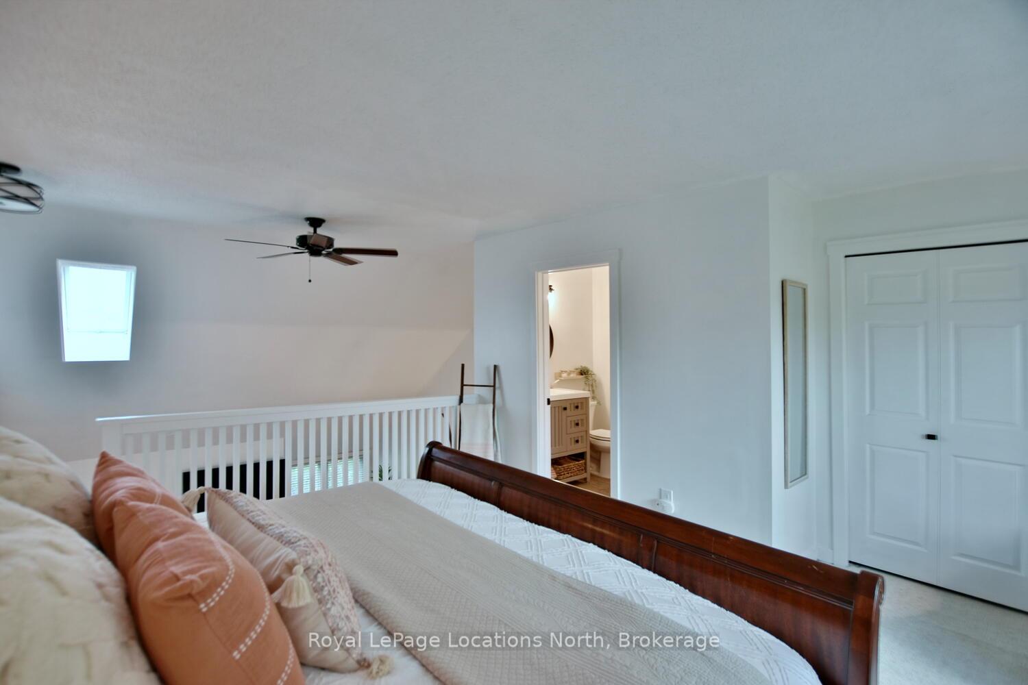 Photo 42 of 207 Escarpment Crescent, Collingwood — HOMEH